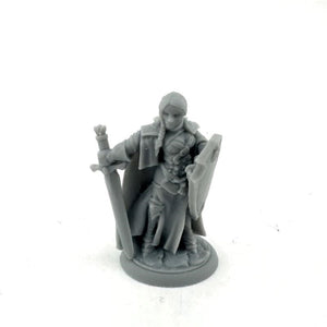 Reaper Miniatures Miniatures Reaper - Isabeau Laroche Female Paladin